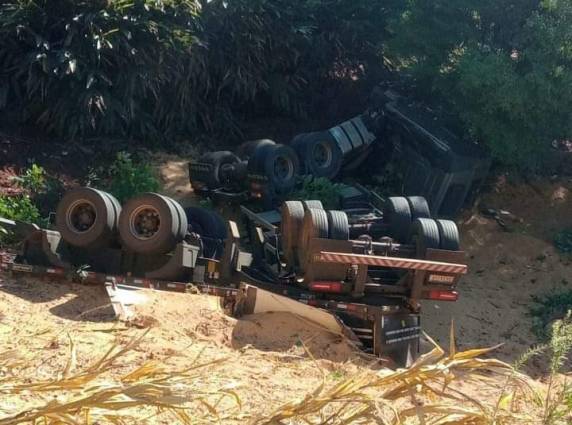 Motorista de caminhoneta morre em colisão contra carreta na BR 386 em Seberi - foto 2