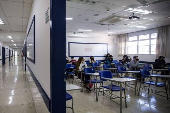 Componente curricular só fará parte da Formação Geral Básica do primeiro ano; medida é criticada por profissionais da área