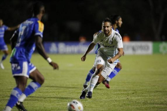 Tricolor chega aos 13 pontos e se mantém na liderança do Gauchão