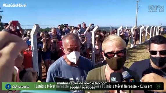 Xuxa Meneghel chegou na tarde de hoje no município e permanecerá até sexta-feira gravando para documentário sobre sua vida, para o Globoplay.