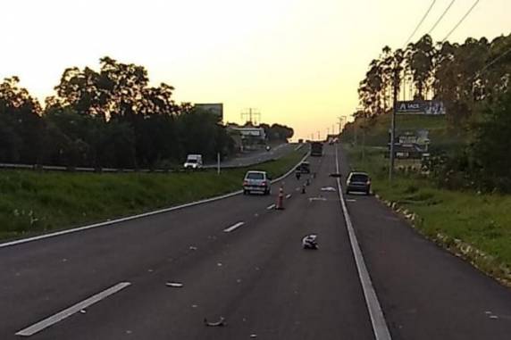 Veículo conduzido pela vítima foi atingido por automóvel. Motorista do carro se recusou a realizar teste do bafômetro e foi encaminhado à delegacia do município