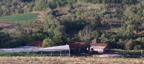 Temporal assusta moradores e deixa rastro de destruição no interior de Três Passos - foto 4