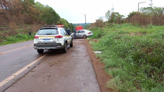Mulher fica ferida sem gravidade após veículo sair da pista na RS 155 em Ijuí - foto 3