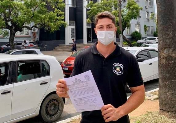 Mateus Schwartz dos Anjos registrou boletim de ocorrência na Delegacia de Combate à Intolerância, em Porto Alegre, após ter acesso a capturas de tela de mensagens de colegas com textos que considera difamatórios e ofensas preconceituosas.