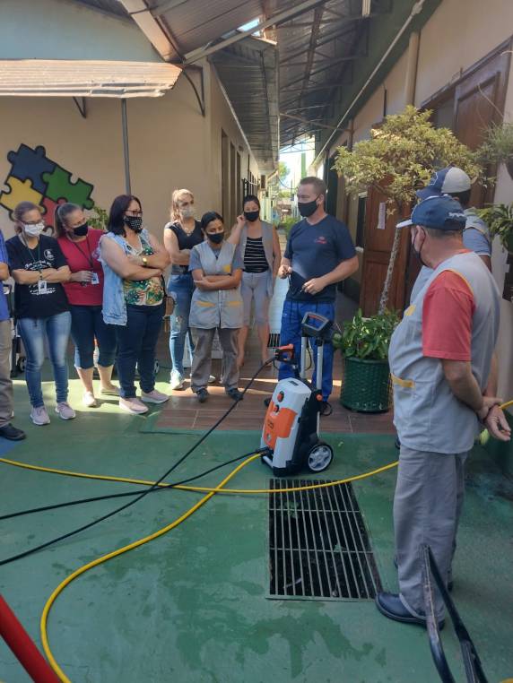 Ato contou com a participação de um técnico para repassar as informações adequadas de uso do equipamento