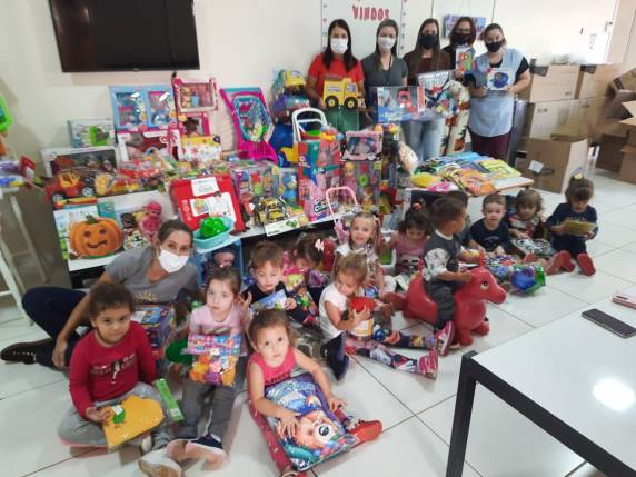 Itens foram adquiridos de acordo com as Leis Nº 10.639/2003 e Nº 11.645/2008