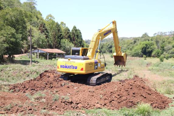 Máquina será utilizada para manutenção das ações de infraestrutura agrícola do município