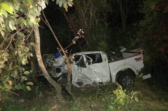 Colisão entre duas caminhonetes ocorreu no km 351 da rodovia, por volta das 20h