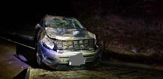Motorista perde o controle de veículo após acúmulo de granizo na pista em Urupema - foto 3