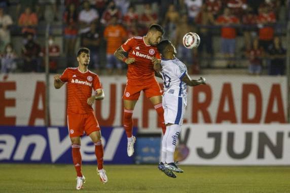 Colorado marcou com Edenilson e Caio Vidal, mas time da casa venceu com gols de Sillas, Kevin e Cristiano