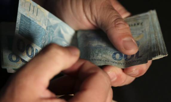 Valor mínimo para cada família é R$ 400