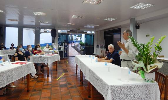 Também na quinta-feira, dia 17 de fevereiro, a Apae de Três de Maio sediou uma reunião com as Apaes que fazem parte do 3º Conselho e com uma comitiva da Feapaes ? RS.