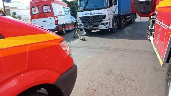 Acidente envolvendo carro e caminhão no centro de Ijuí deixa um ferido - foto 2