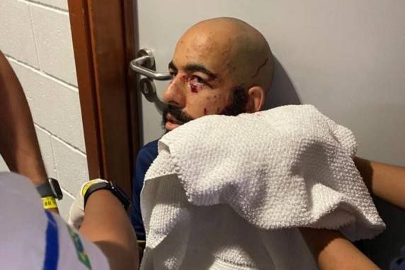 Goleiro Danilo Fernandes, ex-Inter, foi encaminhado para um hospital