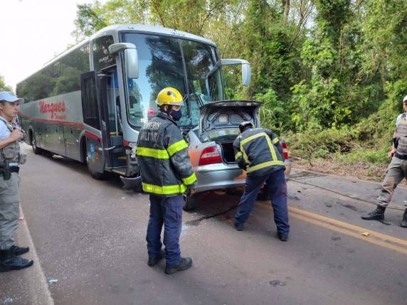 Colisão entre ônibus e carro na RS-168 causa a morte de motorista - foto 2