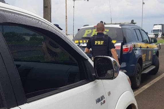 Ele estava em uma Hilux, com placas de Caxias do Sul