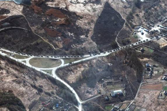 Imagens de satélite mostram comboio russo de 64 km de extensão próximo a Kiev - foto 4