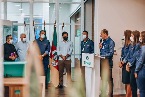 Sicredi reinaugura agência em Três de Maio - foto 2