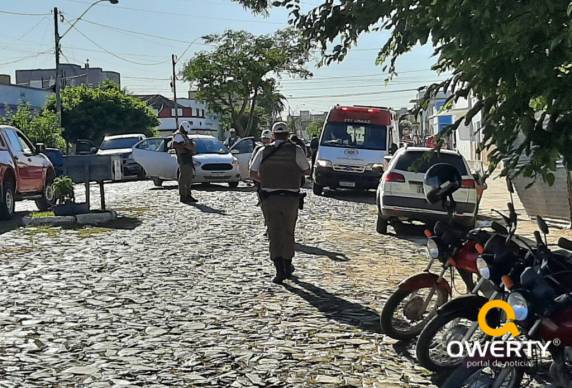 Tentativa de assalto em loja de armas termina em tiroteio - foto 6