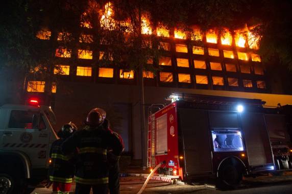 Sede da SSP é implodida em Porto Alegre quase oito meses após incêndio - foto 3