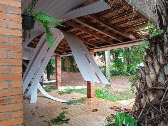 Forte chuva com vento provocou estragos em Três de Maio e na região - foto 4