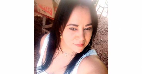 Cláudia Mattos saiu de casa para jantar com um desconhecido no dia 8 de março e desde então a família não consegue contato com ela.