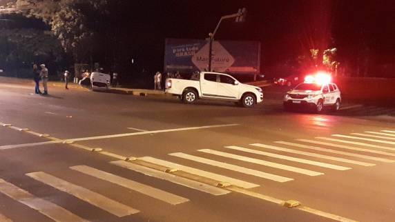 Veículo capota após colisão na Expedicionário Weber em Santa Rosa - foto 6