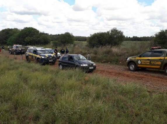 PRF e BM prendem dois contrabandistas de agrotóxicos em Santo Antônio das Missões - foto 4