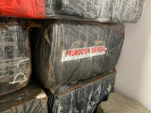 Droga tinha etiquetas especiais indicando pureza do produto e preços promocionais para traficantes da Região Metropolitana