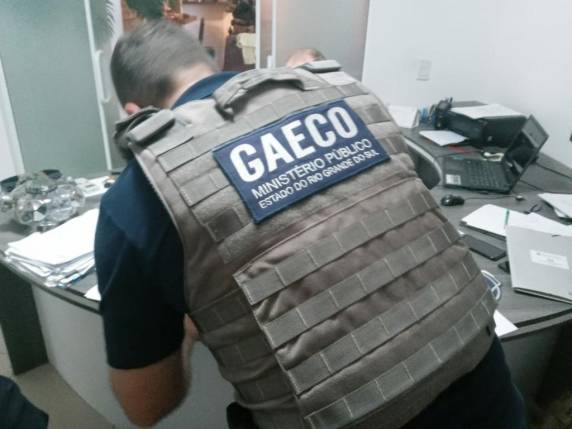 MPRS cumpre mandados de busca e apreensão em investigação de crime contra o Poder Público em Santa Barbará do Sul - foto 4