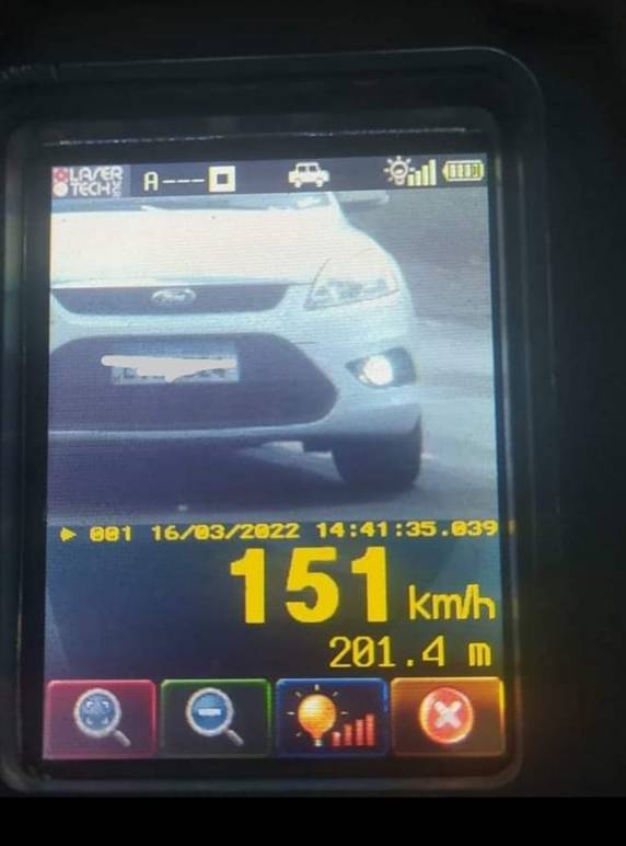 Policiais Militares do 1° Batalhão Rodoviário da Brigada Militar realizaram operação de fiscalização com radar Trucam para coibir excesso de velocidade em Cândido Godoi/RS