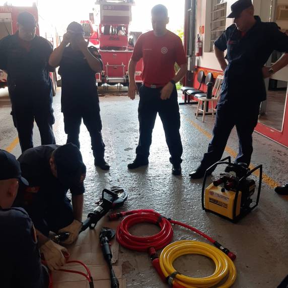 Corpo de Bombeiros Militar de Horizontina conta com nova ferramenta de resgate para acidentes veiculares - foto 2