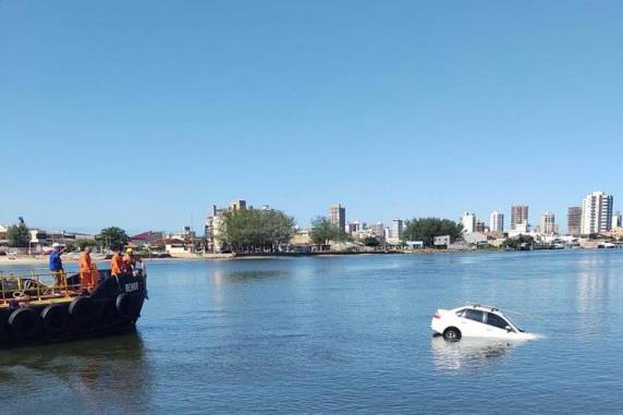 Proprietário não estava dentro do carro e ninguém ficou ferido