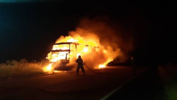 Acidente ocorreu no km 193 da rodovia. Ninguém ficou ferido