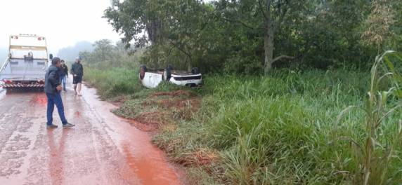Condutor perde o controle e capota veículo na ERS 330 em Tenente Portela - foto 3
