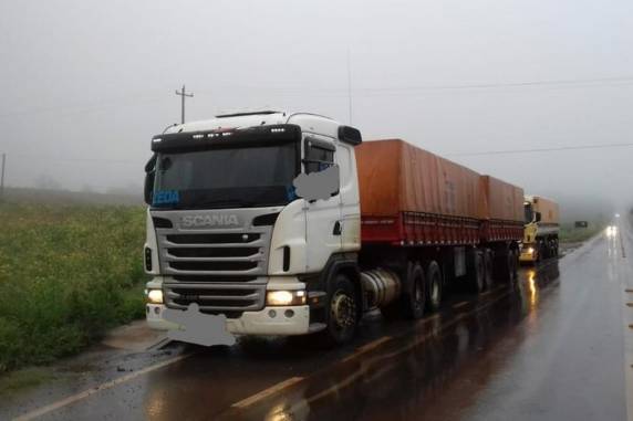 Colisão ocorreu na altura do km 84 da rodovia, na manhã desta sexta-feira