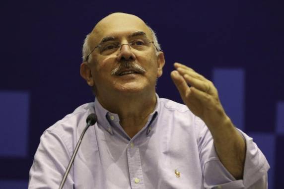 Medida busca blindar não apenas o presidente, mas o próprio segmento religioso