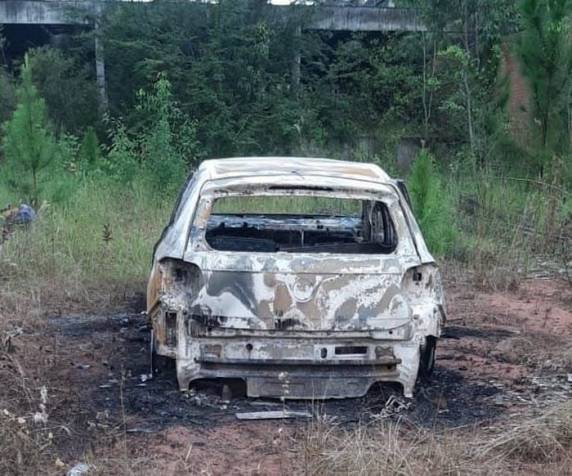 Vítimas tiveram mãos amarradas antes de serem atingidas por vários tiros