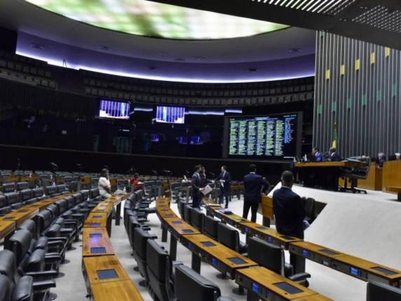 Prazo para troca de filiação sem perda de mandato vai até as 23h59min desta sexta-feira