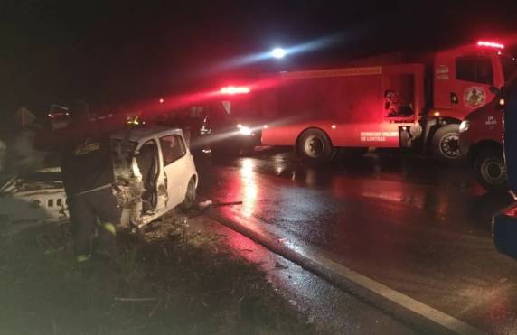 De acordo com o Corpo de Bombeiros Voluntários de Lontras, entre as vítimas está uma menor de idade, que foi levada ao hospital junto com outras vítimas.