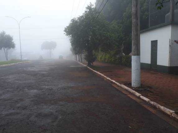 Veículo bate em poste e deixa parte de Três de Maio sem energia elétrica; também começa a faltar água na cidade - foto 2