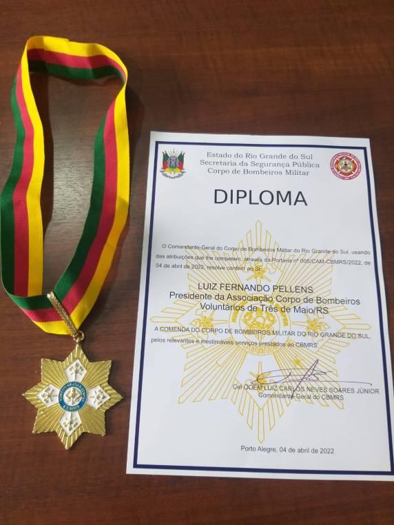 Presidente da Ass. Corpo de Bombeiros Voluntários de Três de Maio, recebe homenagem em Ijuí - foto 4