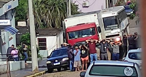 Houve troca de tiros entre Brigada Militar e ladrões. Pelo menos dois são procurados