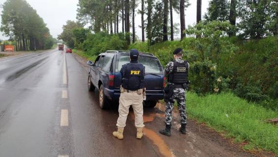 O criminoso que receberia a droga também foi preso