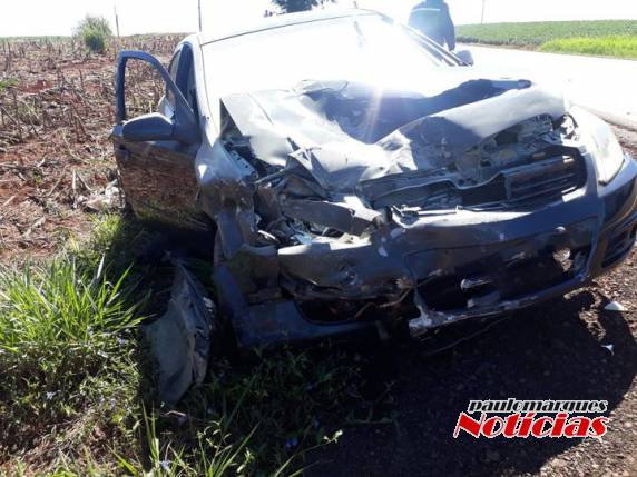 Veículo capota após colisão na RS 342 em Três de Maio - foto 3