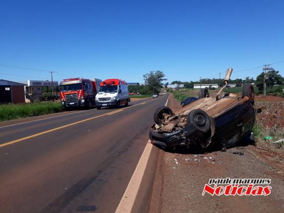 Veículo capota após colisão na RS 342 em Três de Maio - foto 5