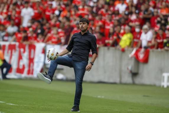 Treinador não resistiu ao empate com o Guaireña pela Copa Sul-Americana