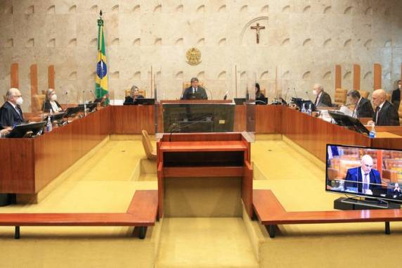 O parlamentar terá ainda que cumprir pena de oito anos e nove meses de prisão, além de multa no valor de R$ 192,5 mil