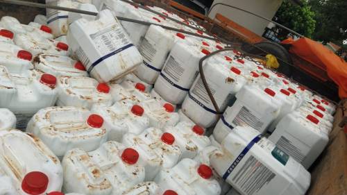 Ao todo 3040 litros foram apreendidos
