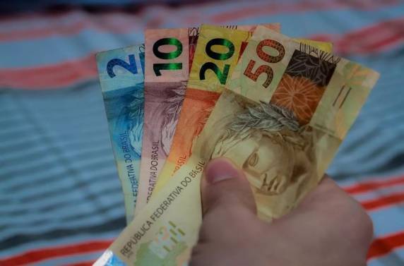 Benefício será liberado entre os dias 25 de abril e 6 de maio; veja o calendário